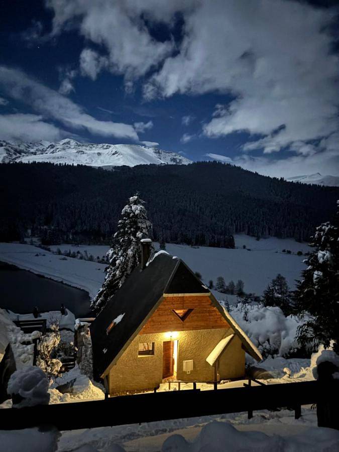 Adorable Chalet Sur le lac de Payolle in Payolle, Campan