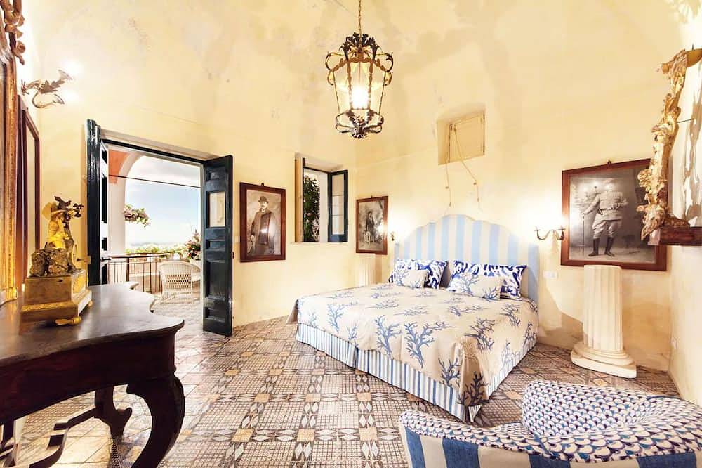 Villa in Positano with 8 bedrooms sleeps 16 in Positano, Amalfi Coast