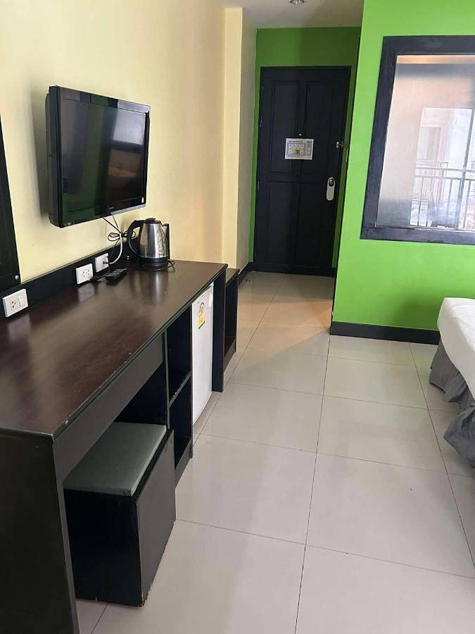 Hôtel pour 3 personnes, avec piscine ainsi que balcon et vue