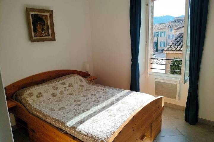 Gîte pour 4 personnes, avec piscine à Charleval - 3