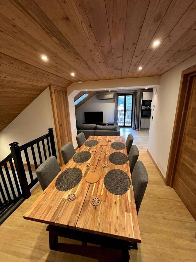 Gîte pour 6 personnes, avec vue et terrasse à Le Petit-Bornand-les-Glières - 2