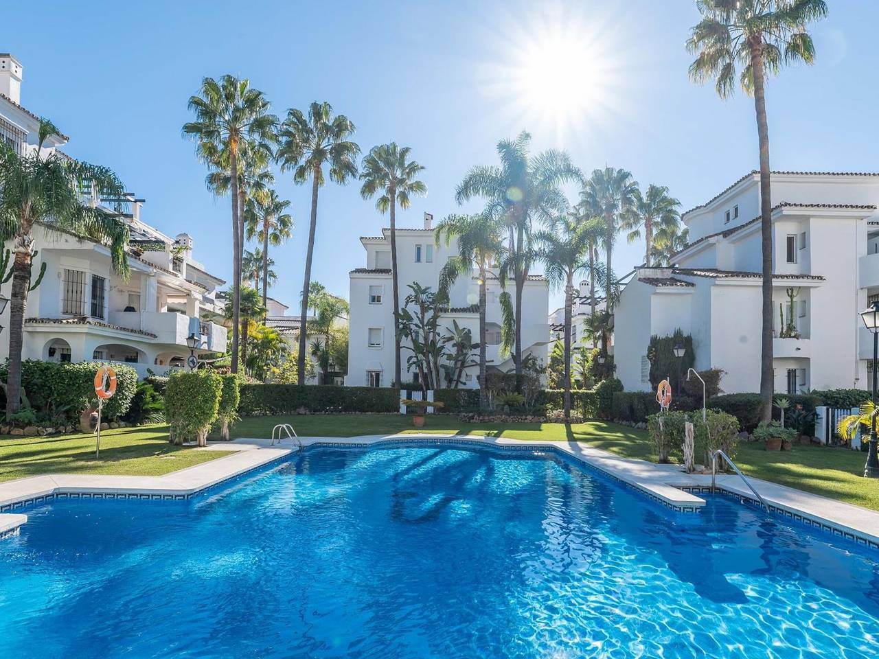 Entire apartment, Luxurious 2Br Retreat with Pool, Terrace & Bbq in Puerto Banús, Marbella in Nueva Andalucia Golf Valley, Marbella