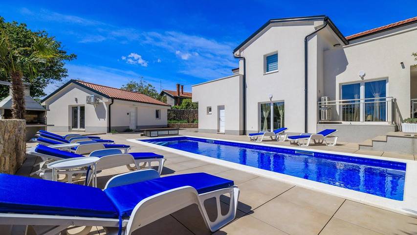 Apartament wakacyjny dla 4 osób, z balkon w Kras