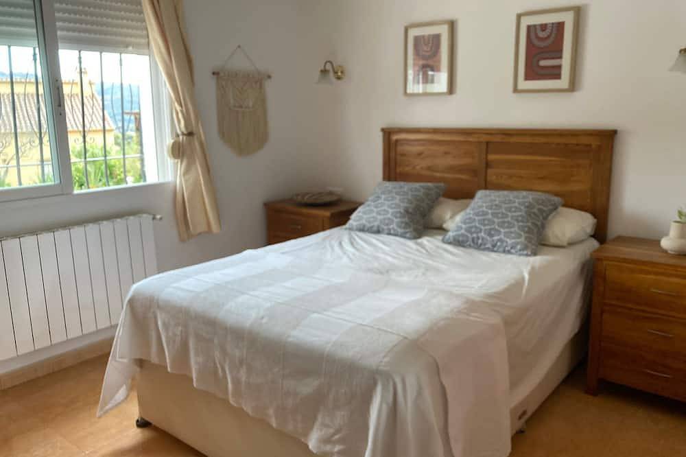 Superb 3 bed villa, private pool, stunning mountain views. Alcalalí Jalon Valley in Alcalalí, Costa Blanca