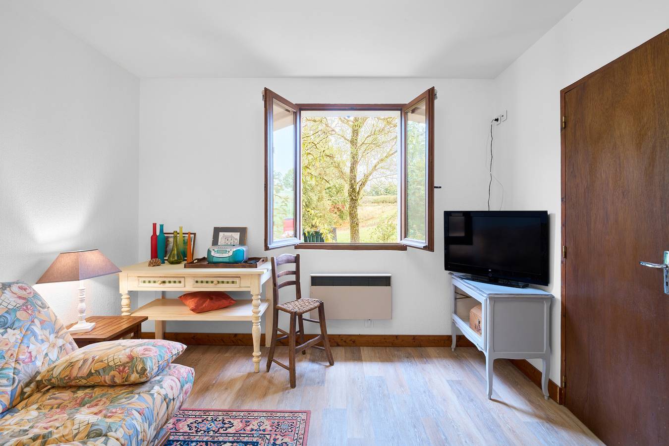 Maison La Plaine – Comfortable Holiday Home with Terrace in the Heart of Périgord in Saint-Laurent-la-Vallée, Périgord Noir