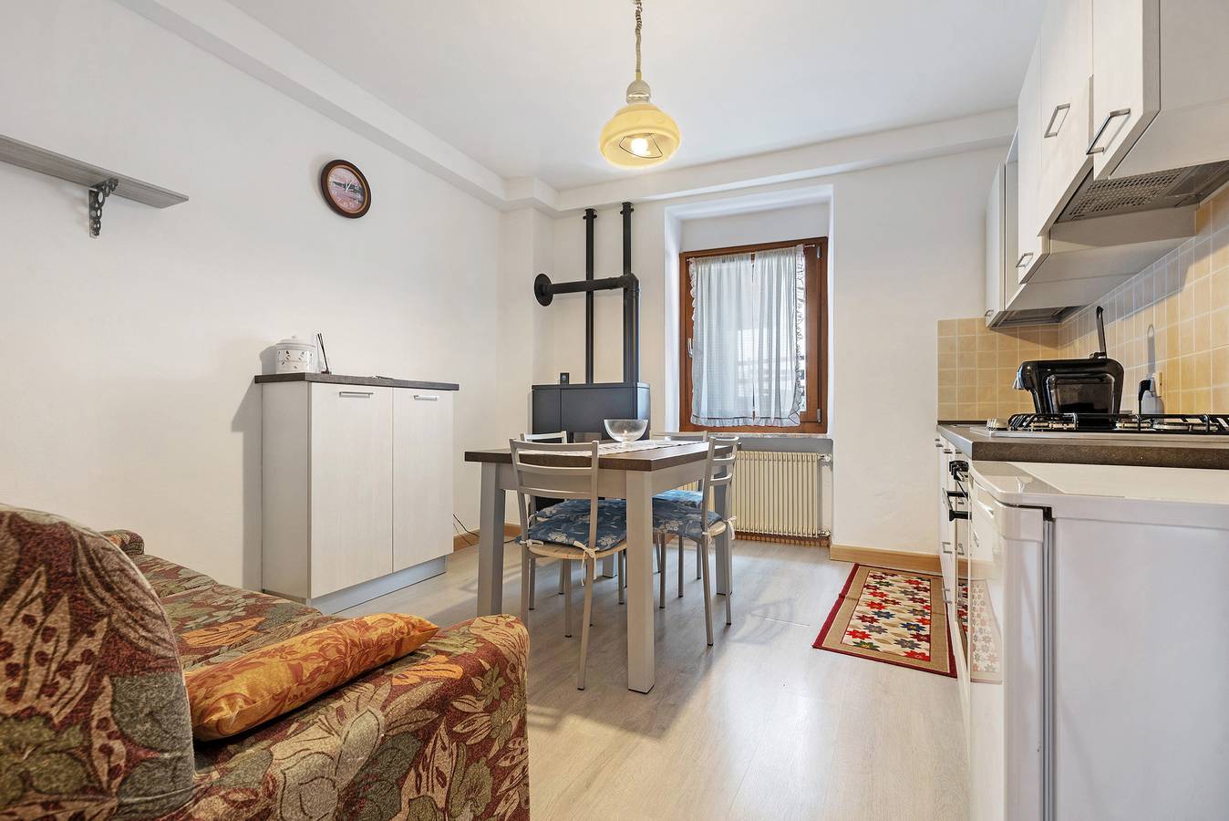 Ganze Wohnung, Ferienwohnung 'Casa Damiano' mit Bergblick, Gemeinschaftsterrasse und Wi-Fi in Bivedo-Larido-Marazzone, Bleggio Superiore