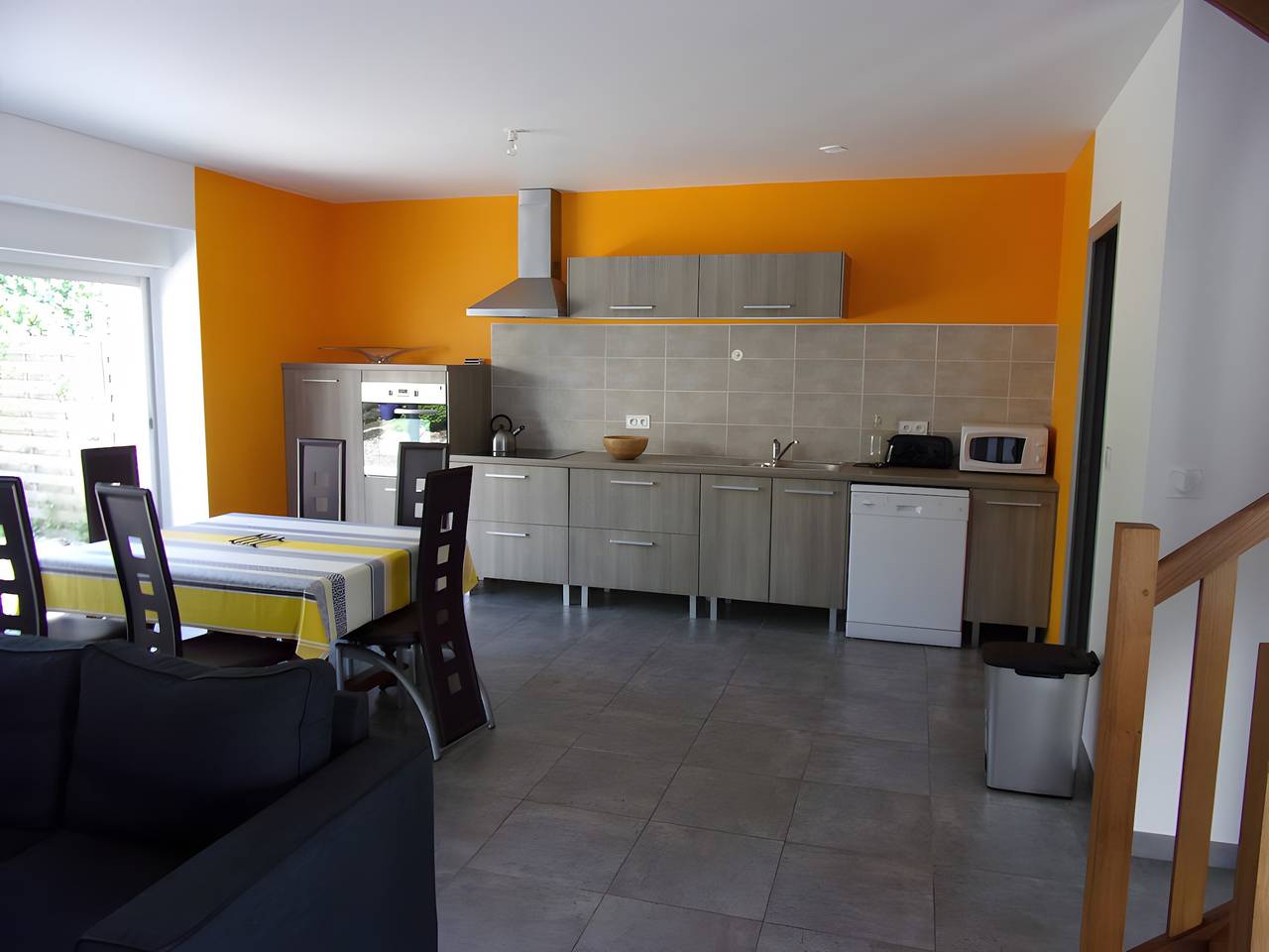 Gîte De L'Arguenon - L'oranger avec piscine partagée, sauna, jacuzzi in Jugon-les-Lacs, Région de Dinan