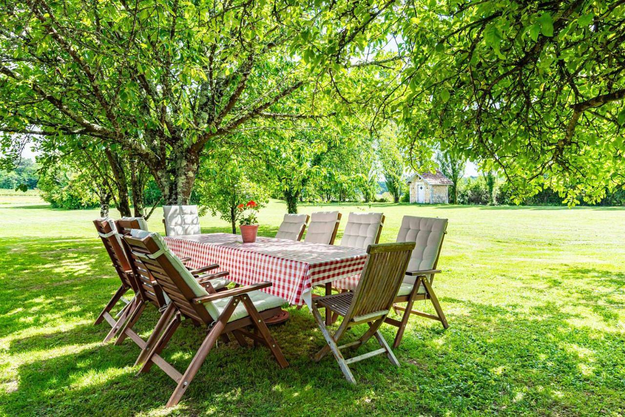 Five-Bedroom Holiday Home in Ozillac, Région de Jonzac
