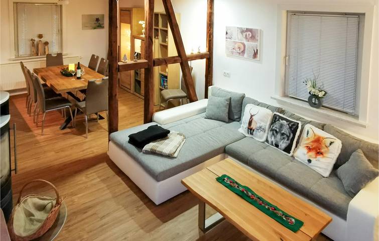 Ferienhaus für 8 Personen, mit Garten und Whirlpool in Neuhaus am Rennweg - 3