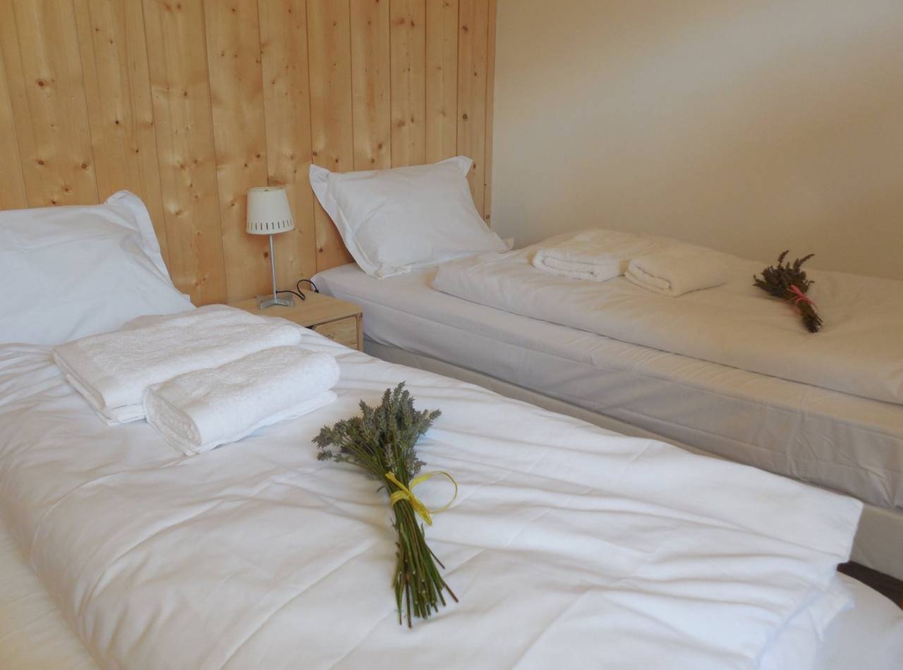 L'Eco-Logis du Clos des Tilleuls : 4 chambres d'hôtes - Le Pas de la Sagatte in Die, Parc naturel régional du Vercors