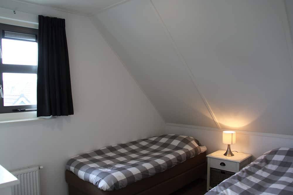 Luxe vakantiehuis aan het Sneekermeer in Sneek, Friesland in Friesland