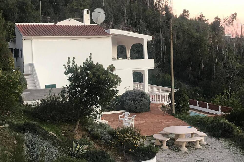 Luxury 4 Bed Villa with Pool & Stunning Sea Views in Monchique, Monchique gebirge