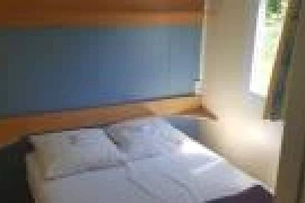 Camping 3 étoiles - Piscine  - ccbgbia in Lavelanet, Ariège