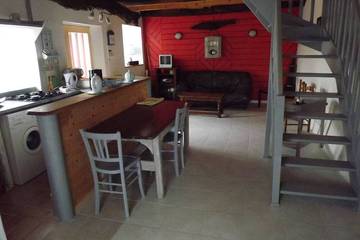 Gîte pour 4 personnes, avec terrasse à Ploëzal