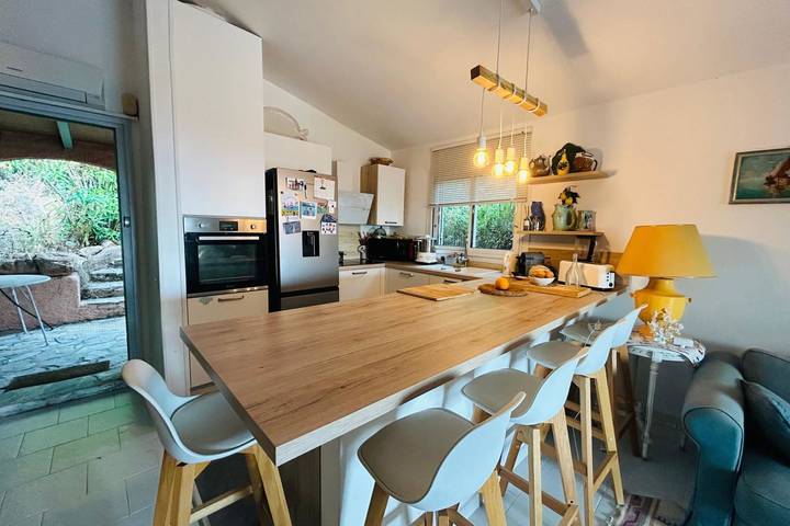 Location de vacances pour 8 personnes, avec jardin, adapté aux familles à Pietrosella - 3