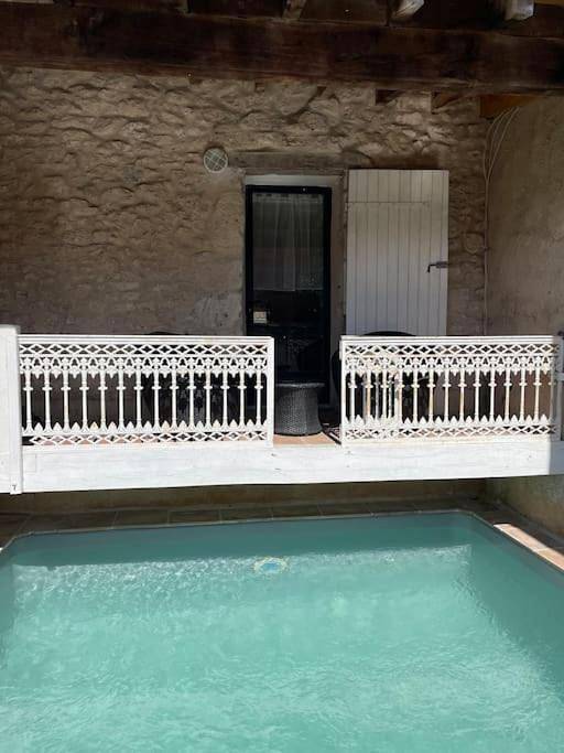 Location de vacances pour 3 personnes, avec piscine et balcon à Sigoulès - 2