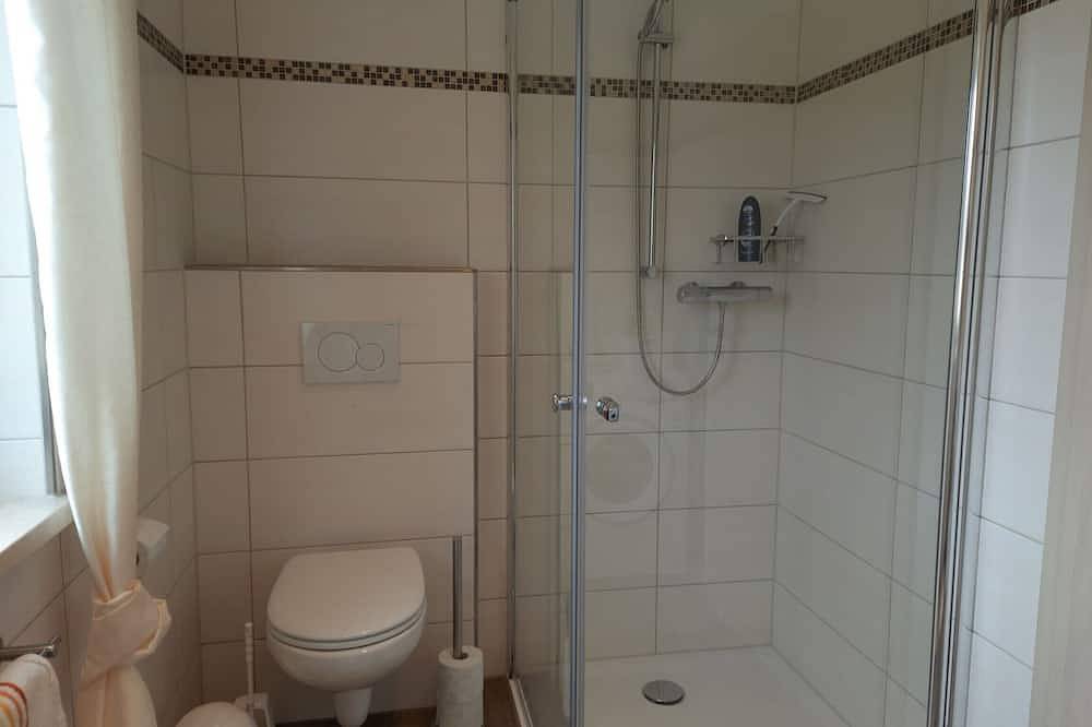 Ganze Wohnung, Ferienwohnung 1 - Eg  43 m², mit zwei Schlafzimmer, nahe Chiemsee in Obing, Landkreis Traunstein