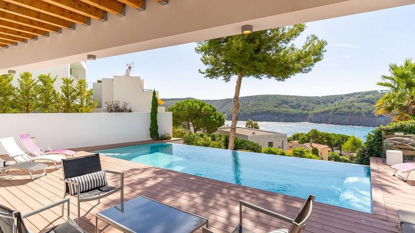 Maison de vacances pour 8 personnes, avec jardin et piscine, animaux acceptés dans Cala Montgo