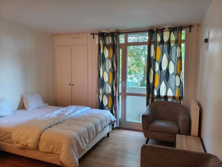 Chambre d’hôte pour 4 personnes, avec balcon et vue