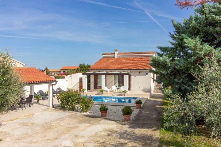 Villa für 4 Personen, mit Pool und Garten sowie Terrasse in Istrien - 3