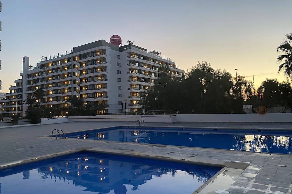 Apartamento entero, 1 Bed Apartment In The Heart Of Las Americas, Pool & Wi-Fi in Playa de las Américas, Arona 