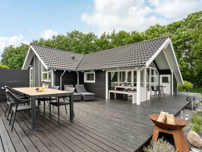 Ferienhaus für 6 Personen, mit Whirlpool und Sauna sowie Terrasse in Mommark