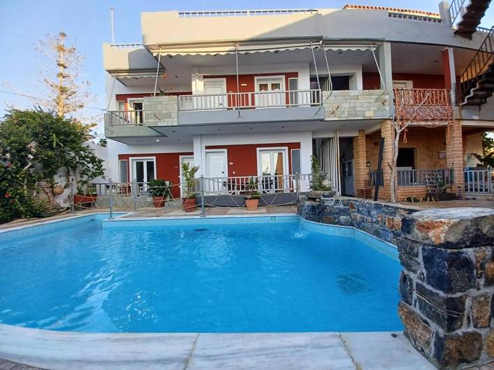 Appart’hôtel pour 4 personnes, avec jardin ainsi que piscine et vue, adapté aux familles