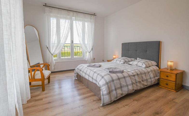 Gîte pour 10 personnes, avec terrasse et jardin, animaux acceptés dans l' Aube - 4