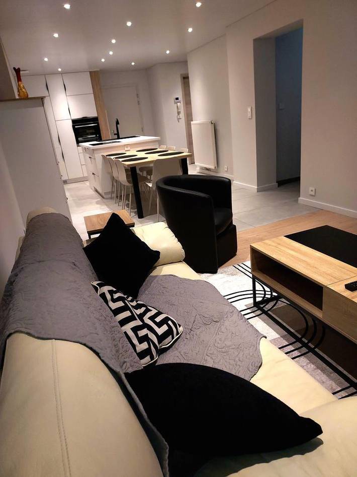 Gîte pour 5 personnes, avec Balcon ainsi que Terrasse et Piscine