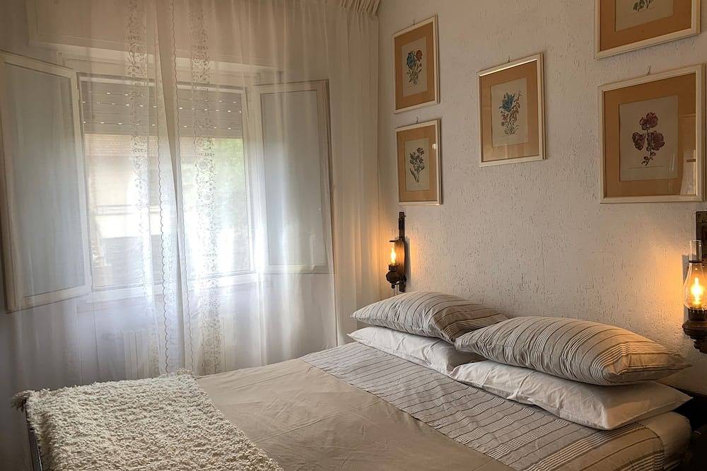 Cottage 300 mt from the sea, garden, barbecue, equipped and free beach in Anzio, Rome Province