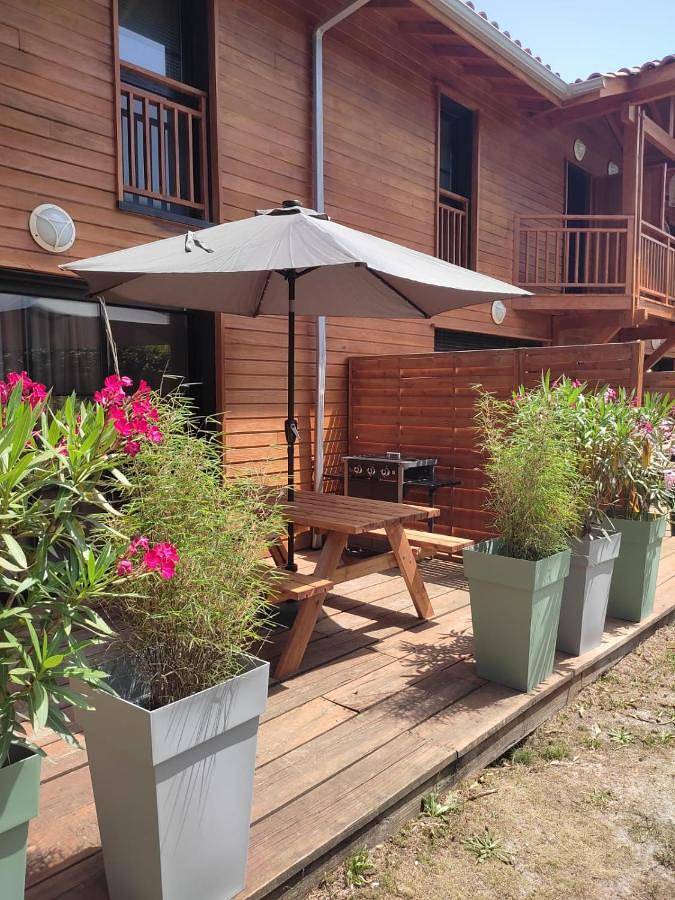 Location de vacances pour 6 personnes, avec jardin ainsi que vue et piscine à Messanges - 2