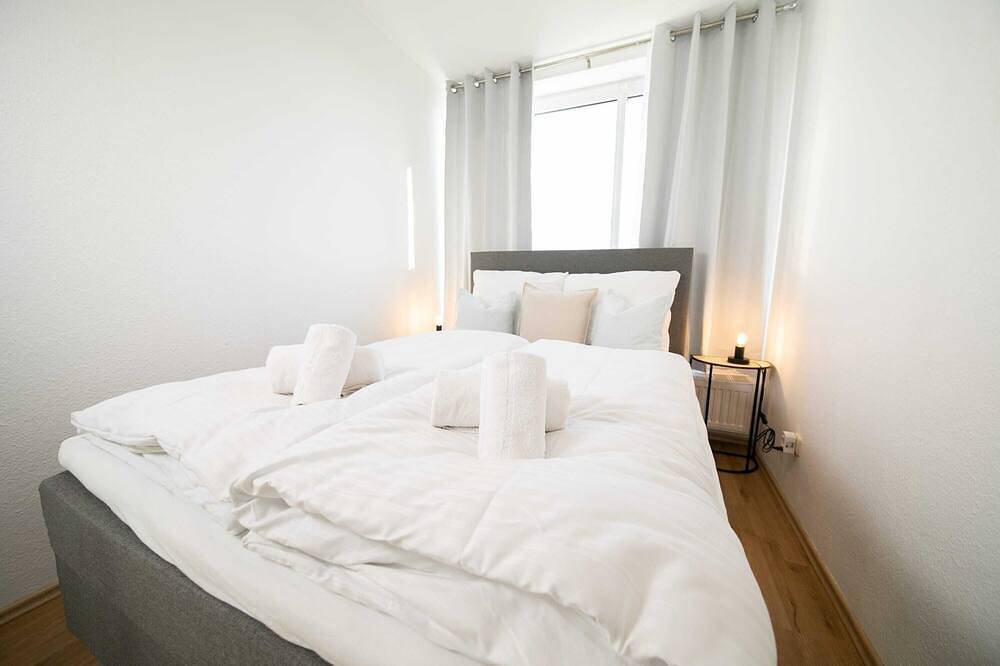 Entire apartment, Studio White | Central | Balcony | Fair | Kitchen in Neuss, Düsseldorf region