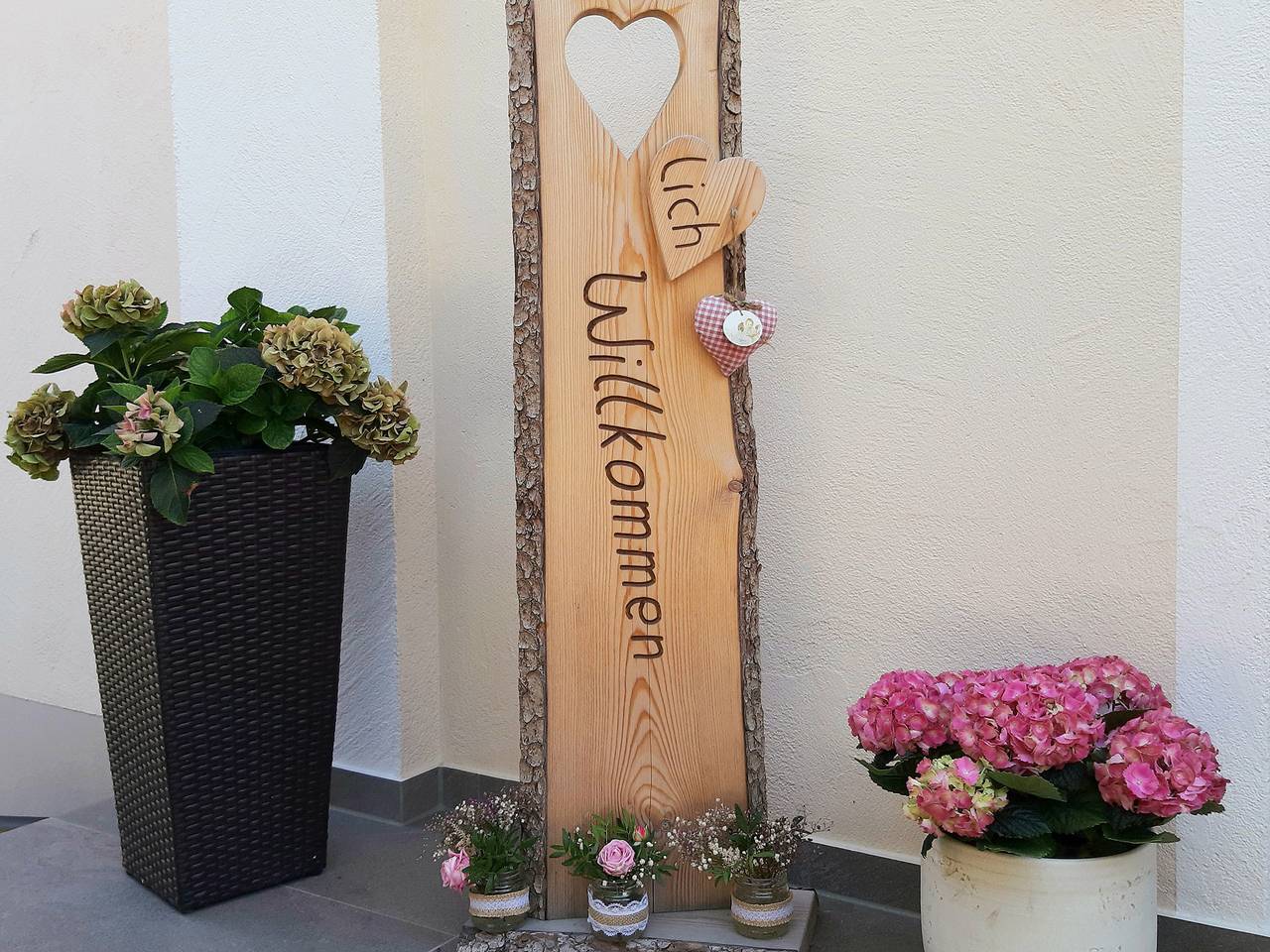 Ganze Ferienwohnung, Ferienwohnung Magnolie - Ferienwohnung Magnolie bis 4 Personen, Balkon, 104 qm in Waging am See, Rupertiwinkel