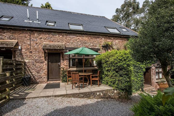 Cottage for 4 people, with garden, with pets in Somerset