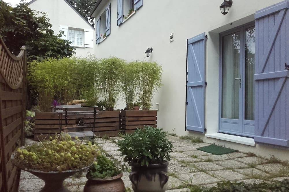 Appartement entier, Joli appartement 30m2 calme commerces 2mn à pied in Saint-Étienne-de-Montluc, Région de Nantes