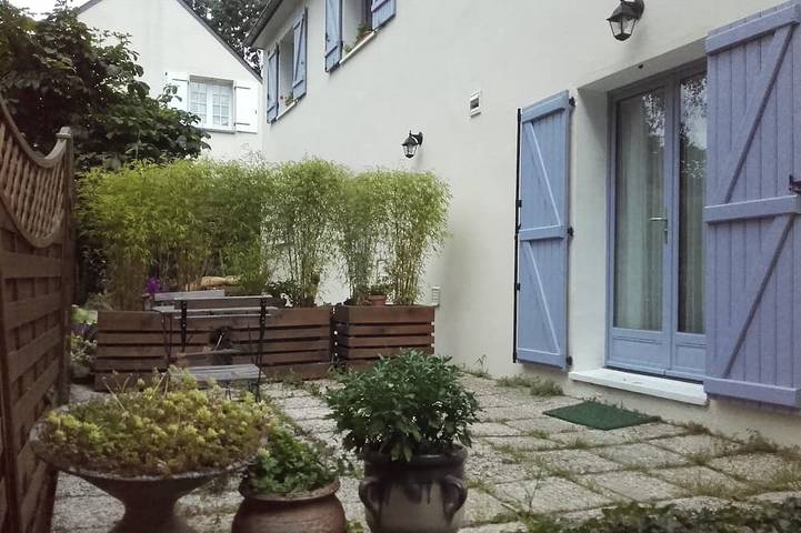 Gîte pour 2 personnes, avec Terrasse à Saint-Étienne-de-Montluc