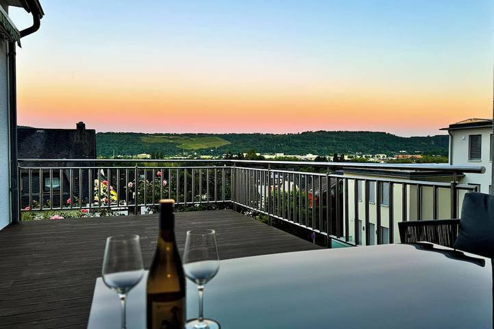 Appartement entier, Jupas° Deluxe Suite – Terrasse panoramique & spa in Trèves, Moseleifel