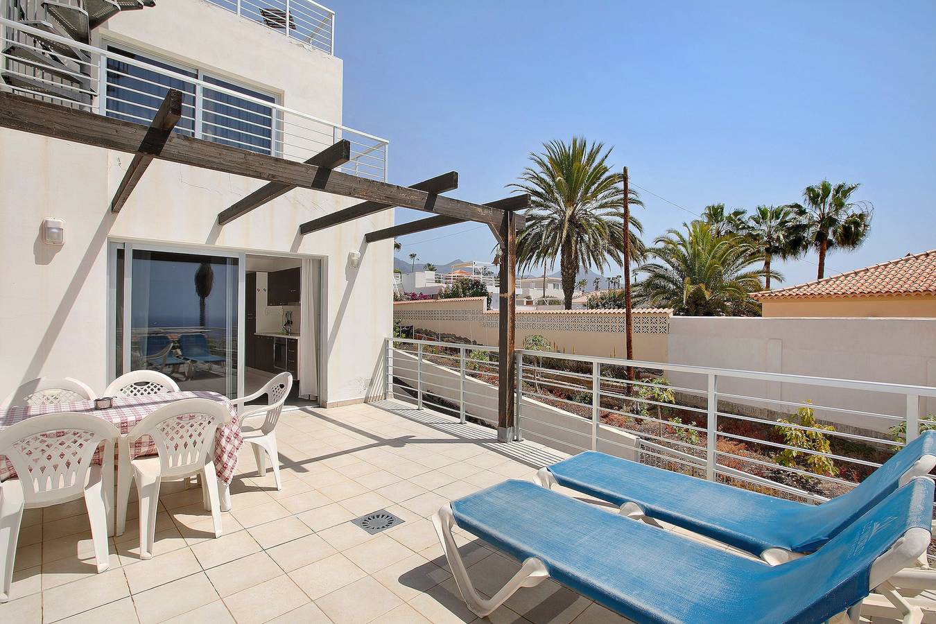 Entire apartment, Holiday Apartment 'Tenerife Dúplex Callao' with Sea View, Shared Pool and Wi-Fi in Callao Salvaje, Adeje