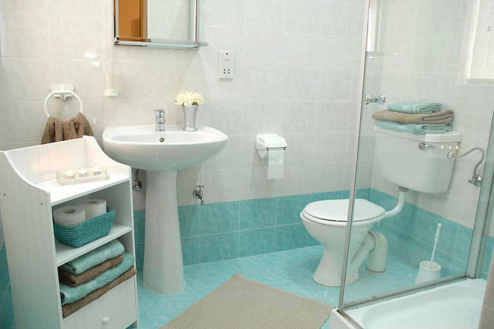 Ganze Wohnung, Superb villa 2, inviting pool and spacious outside space.Fully airconditioned. in il-Mellieha, Mellieha