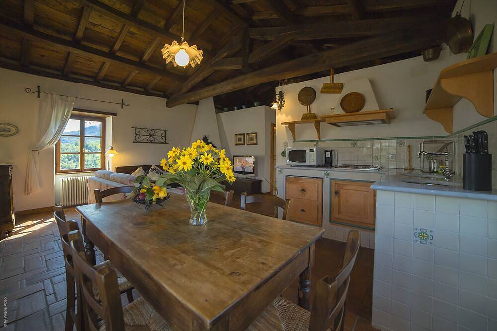 Schöne Ca 'del Bosco Bauernhaus in Lunigiana - Cipresso Apartment in Mulazzo, Val di Magra