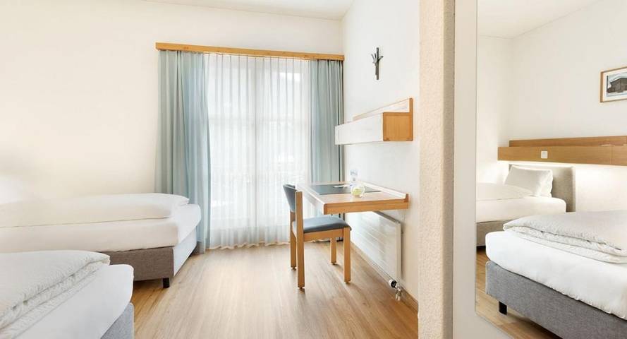 Hôtel pour 8 personnes, avec jardin à Viège - 2