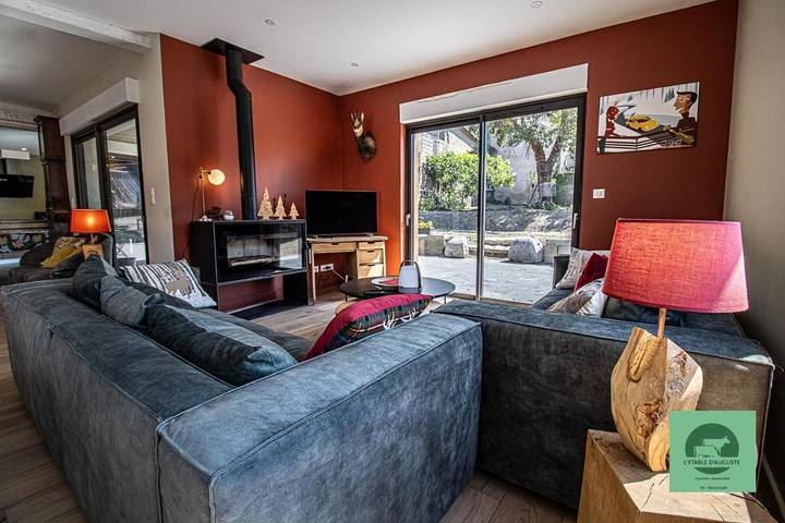 Gîte pour 8 personnes, avec jardin et jacuzzi, adapté aux familles à Arreau - 2