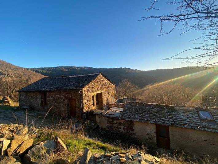 Location de vacances pour 6 personnes, avec Balcon et Terrasse ainsi que Jardin et Vue dans Molezon