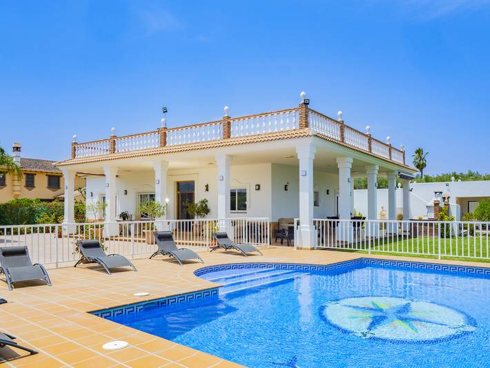 Villa voor 10 personen, met tuin en terras, kindvriendelijk in Alhaurín el Grande