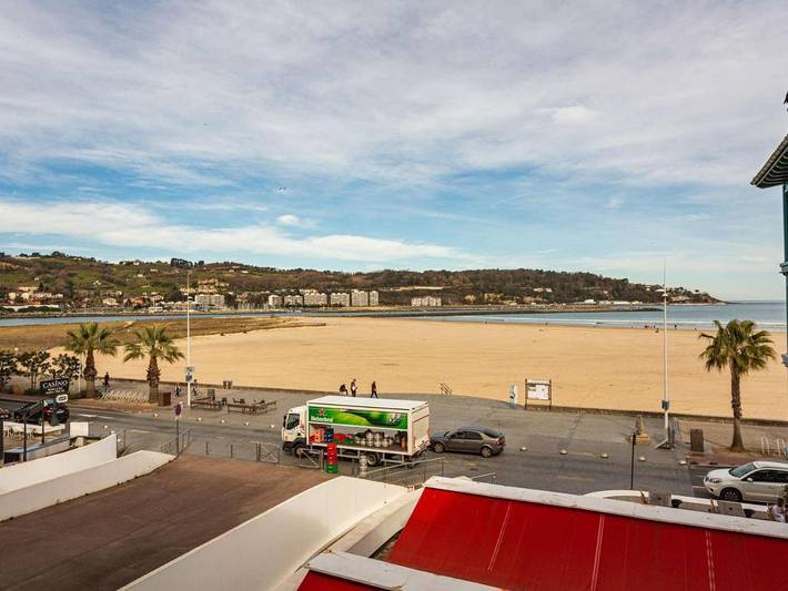 Gîte pour 8 personnes, avec terrasse dans Thalassotherapie Serge Blanco Hendaye - 2