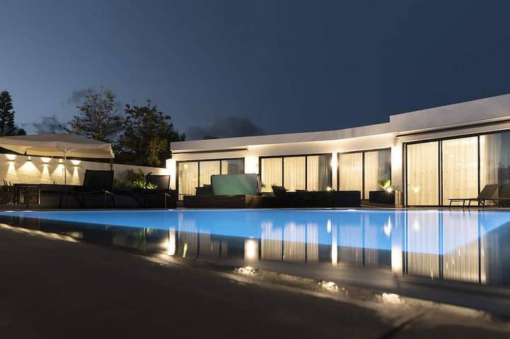 Maison de vacances pour 10 personnes, avec terrasse ainsi que jacuzzi et jardin - 1
