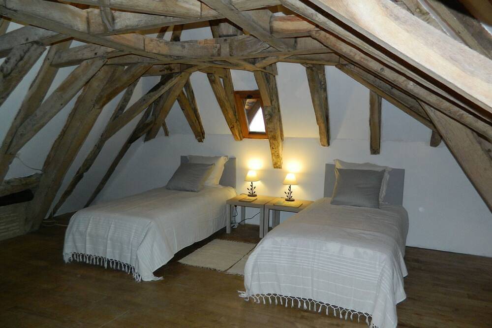 Ferienhaus mit eigenem Pool für 6 Personen in einem privilegierten in Plaisance, Périgord Pourpre