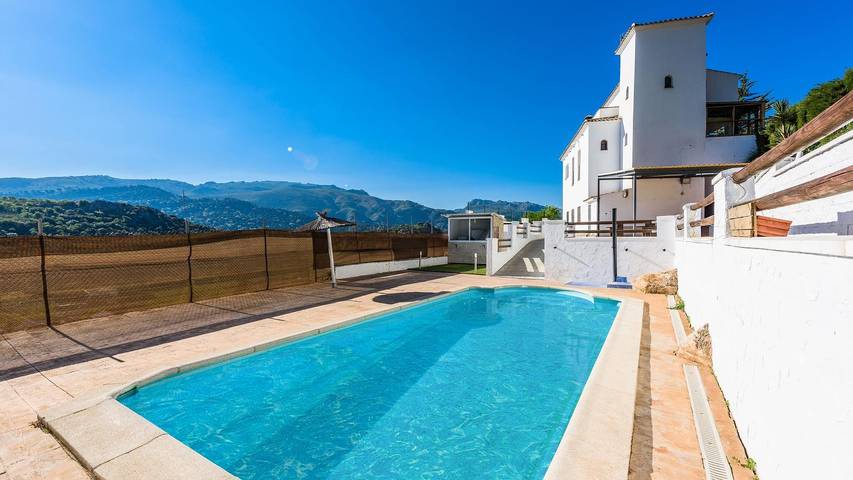 Casa de vacaciones para 18 personas, con Balcón/Terraza y Piscina en Benaoján