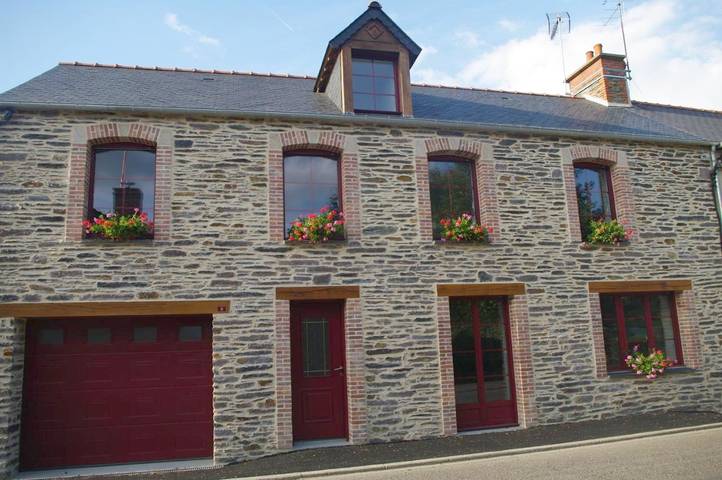 Location de vacances pour 8 personnes, avec jardin à Lieuron