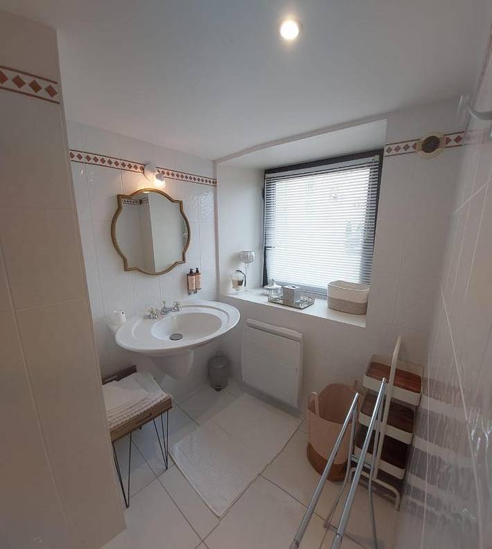 Location de vacances pour 10 personnes, avec terrasse ainsi que piscine et jacuzzi à Saint-Julien-de-Concelles - 3